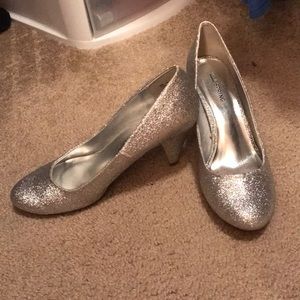 Silver Glitter Heels 👠